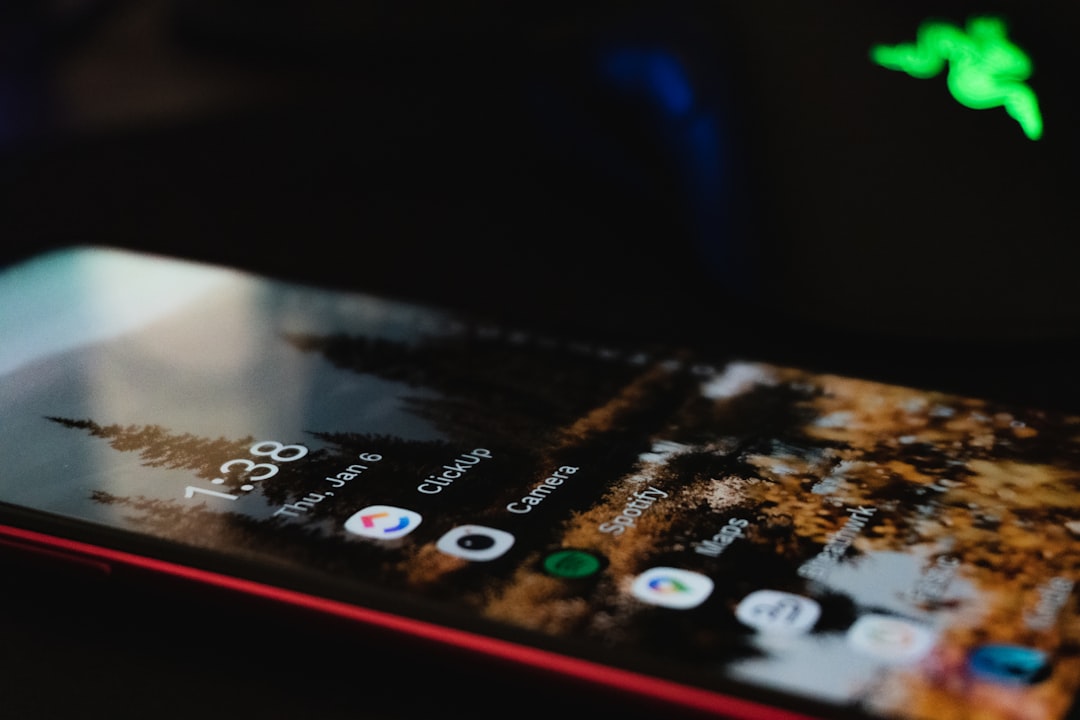 OnePlus 15 Gets First Discount: Too Little, Too Late for India? — detailed view