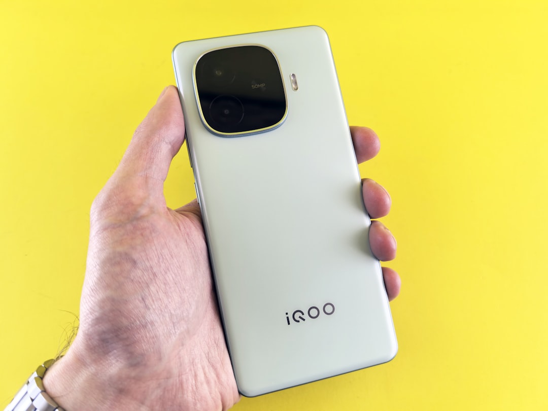 iQOO 15 Apex Edition: Same Phone, New Look Worth ₹55K? — detailed view